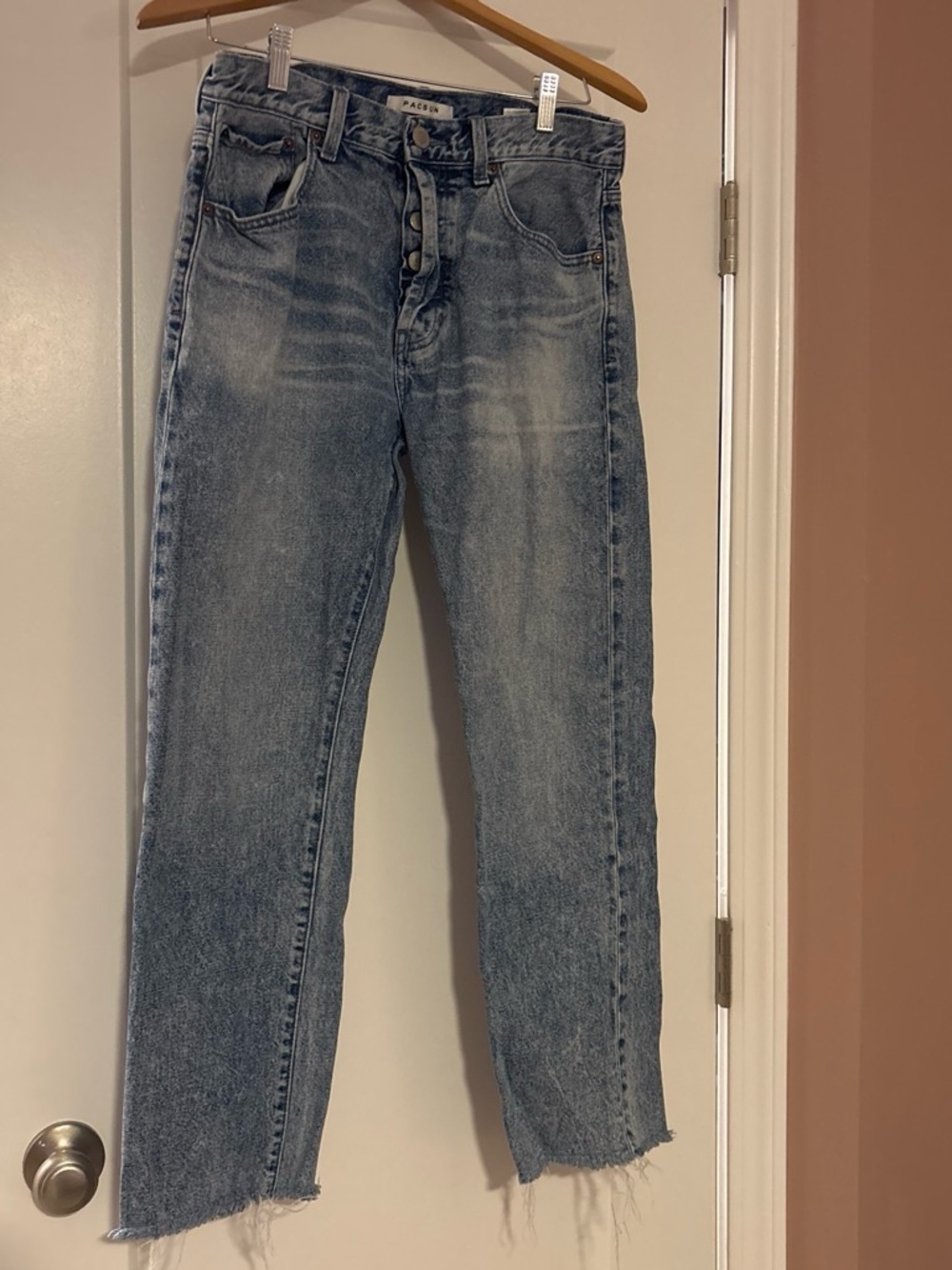 PacSun Men's Straight Jeans in Light Blue Wash